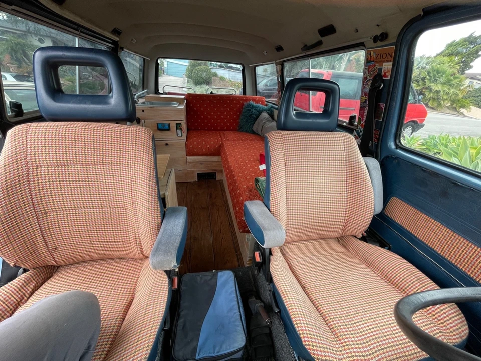 1984 Volkswagen EuroVan - Image 10 of 21