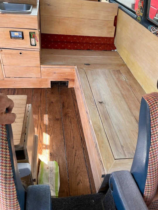 1984 Volkswagen EuroVan - Image 17 of 21