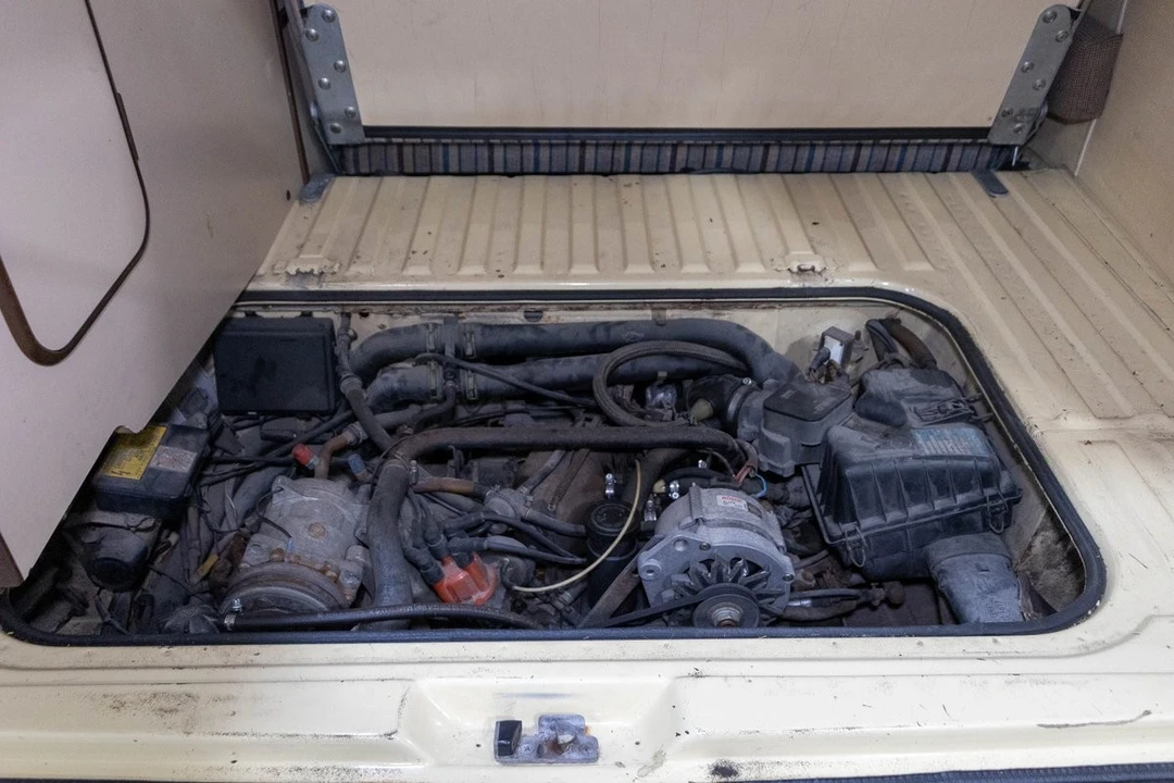 1984 Volkswagen EuroVan - Image 17 of 21