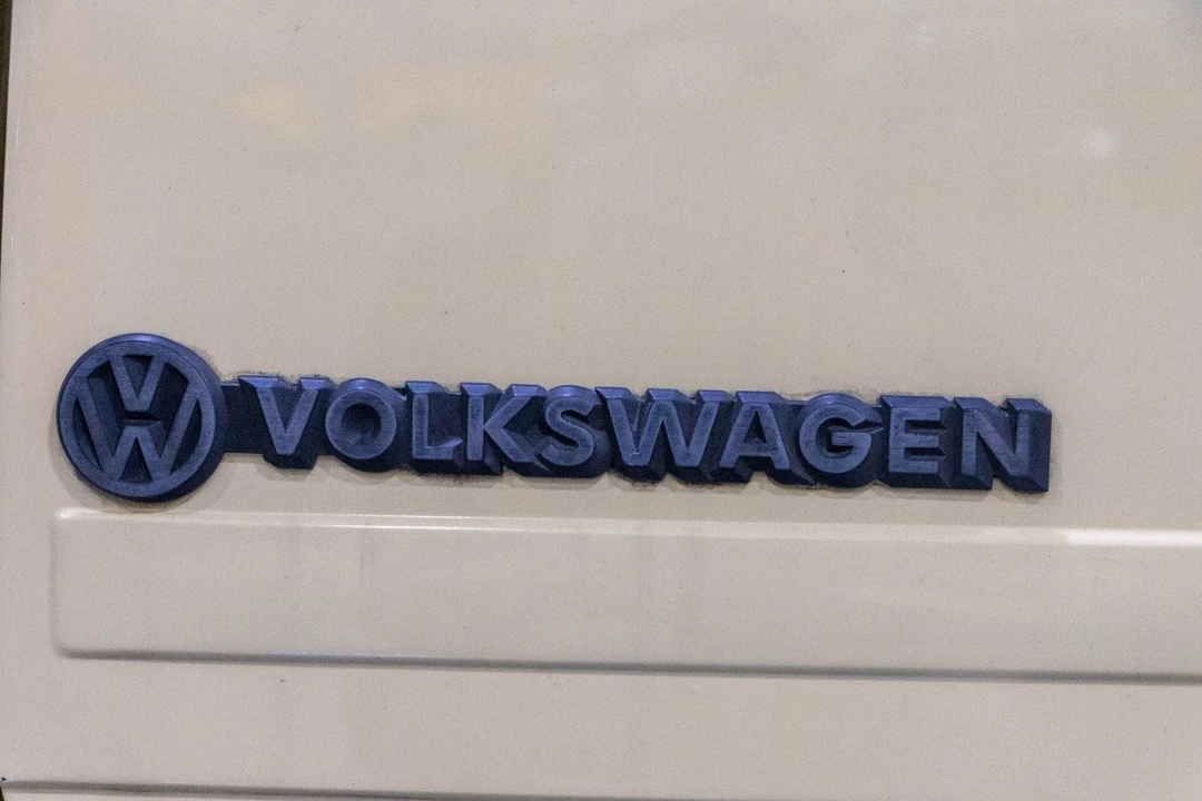 1984 Volkswagen EuroVan - Image 20 of 21
