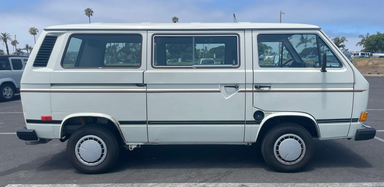 1984 Volkswagen Bay-Window Bus - Image 11 of 31