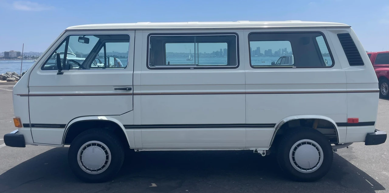 1984 Volkswagen Bay-Window Bus - Image 9 of 31