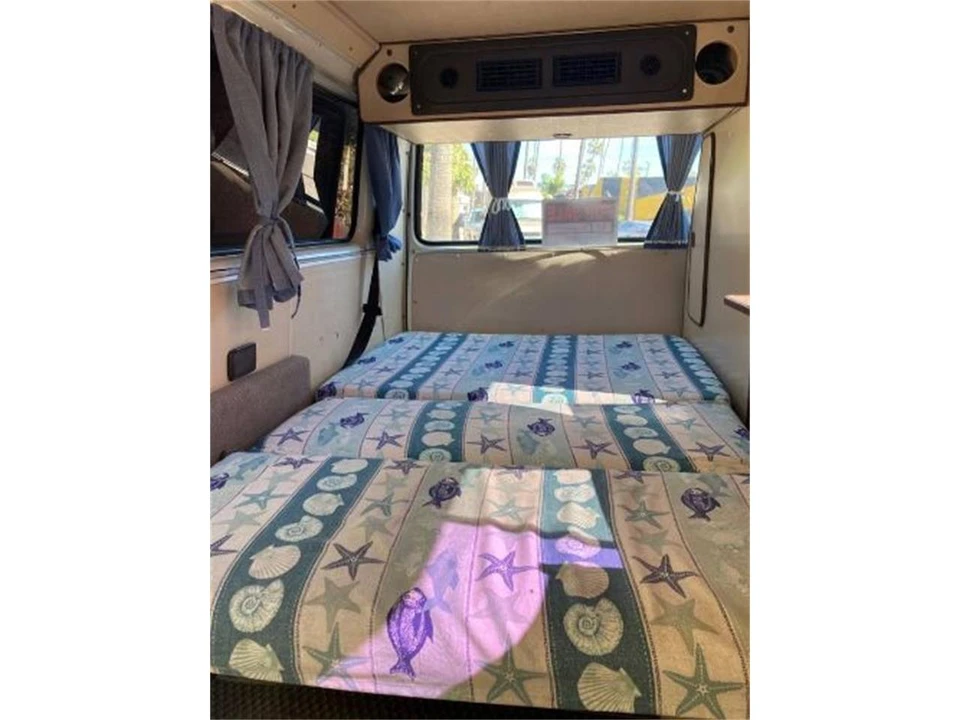 1984 Volkswagen Vanagon - Image 9 of 10