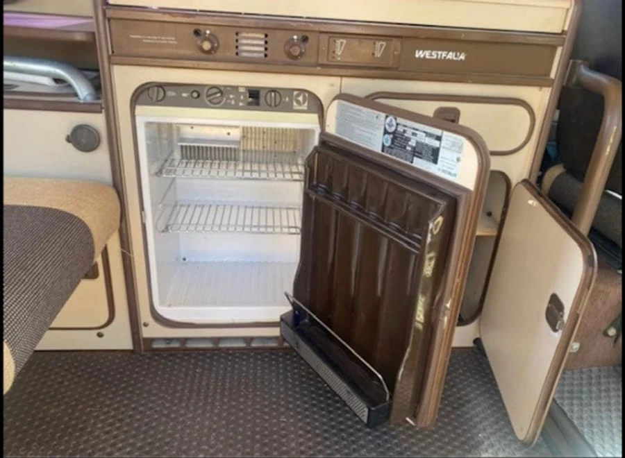 1984 Volkswagen Bay-Window Camper - Image 10 of 11