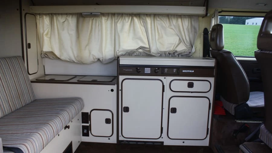 1984 Volkswagen EuroVan - Image 9 of 12