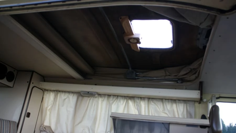 1984 Volkswagen EuroVan - Image 10 of 12