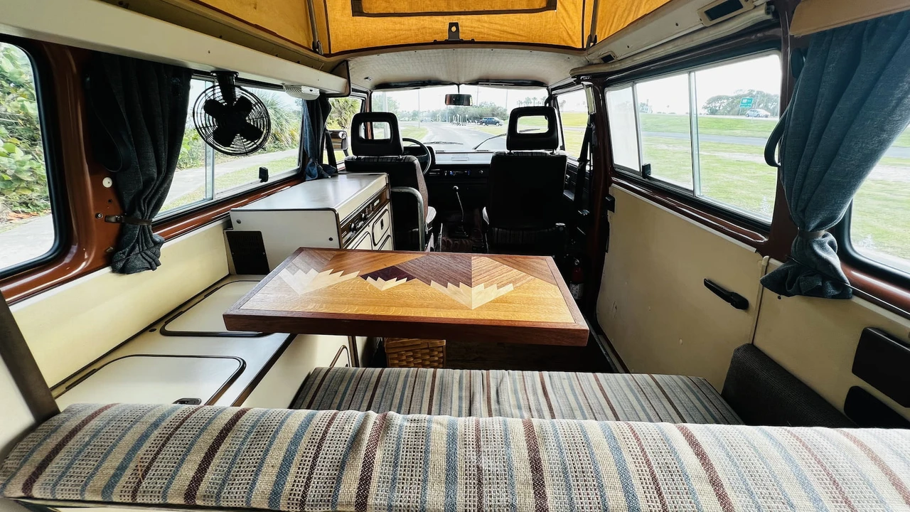 1984 Volkswagen Bay-Window Camper - Image 8 of 14
