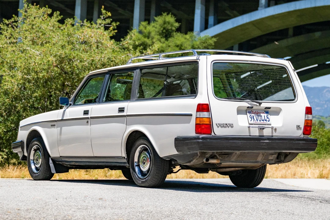 1984 Volvo 245 - Image 4 of 31