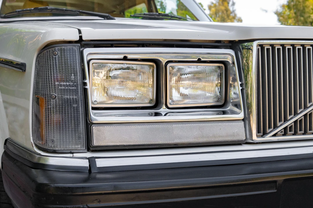 1984 Volvo 245 - Image 9 of 31