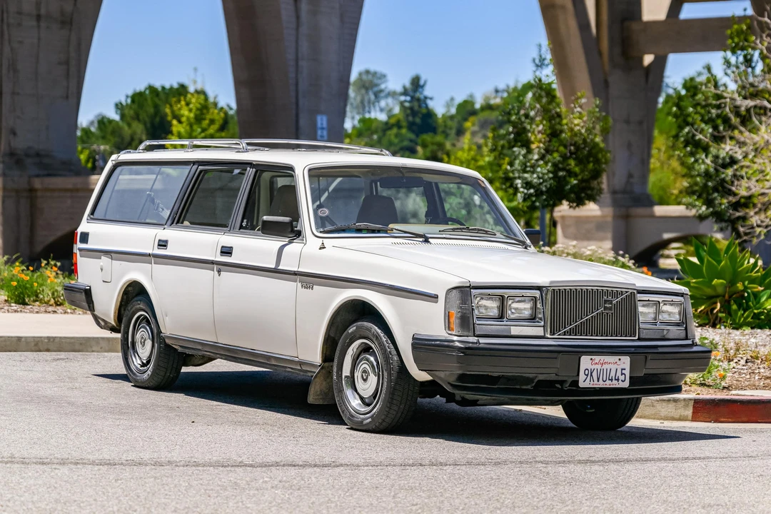 1984 Volvo 245 - Image 8 of 31