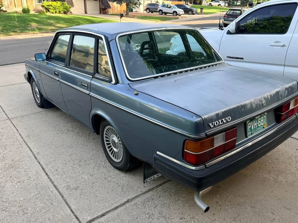 1984 Volvo 244 - Image 3 of 10