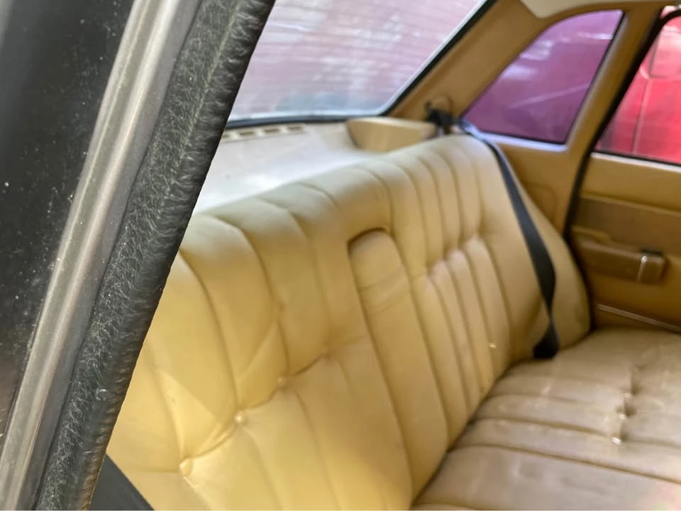 1984 Volvo 244 - Image 7 of 11