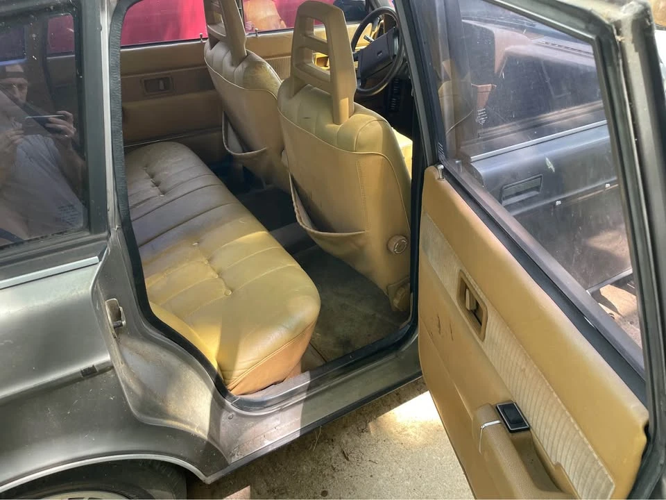 1984 Volvo 244 - Image 8 of 11