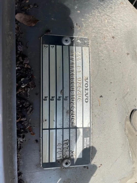 1984 Volvo 244 - Image 9 of 11