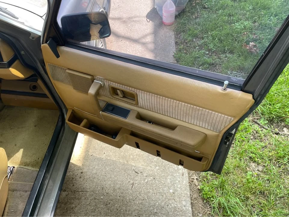 1984 Volvo 244 - Image 5 of 11