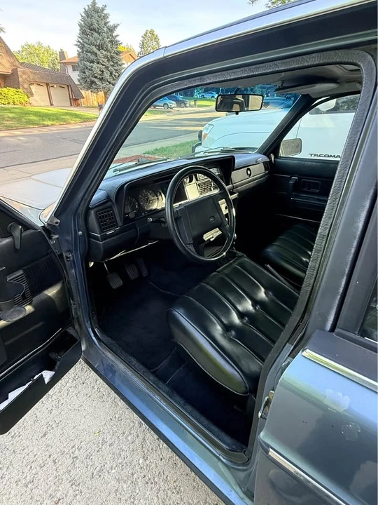 1984 Volvo 244 - Image 7 of 10