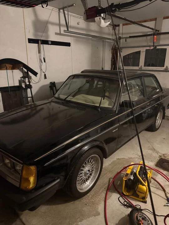1984 Volvo 244 - Image 4 of 5