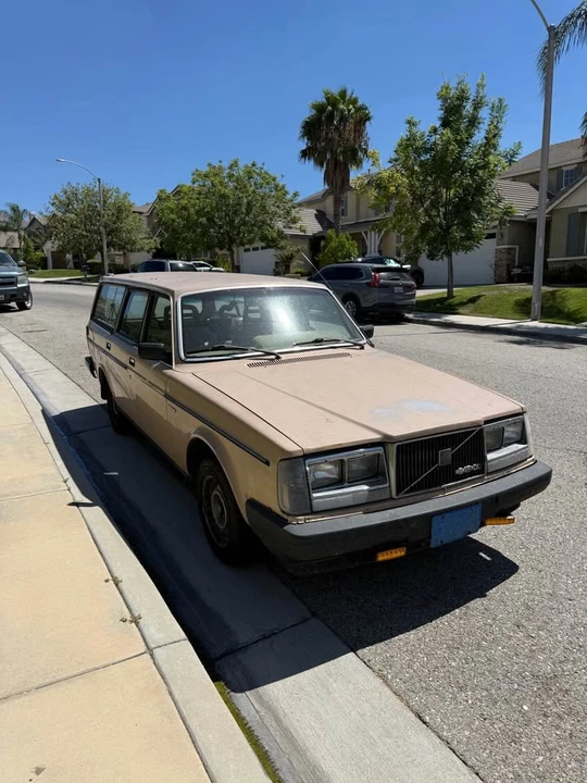 1984 Volvo 245 - Image 2 of 8