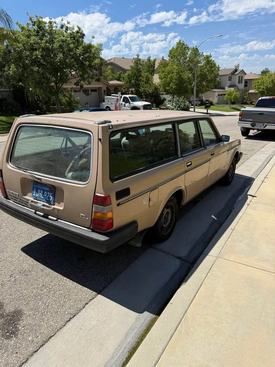1984 Volvo 245 - Image 3 of 8