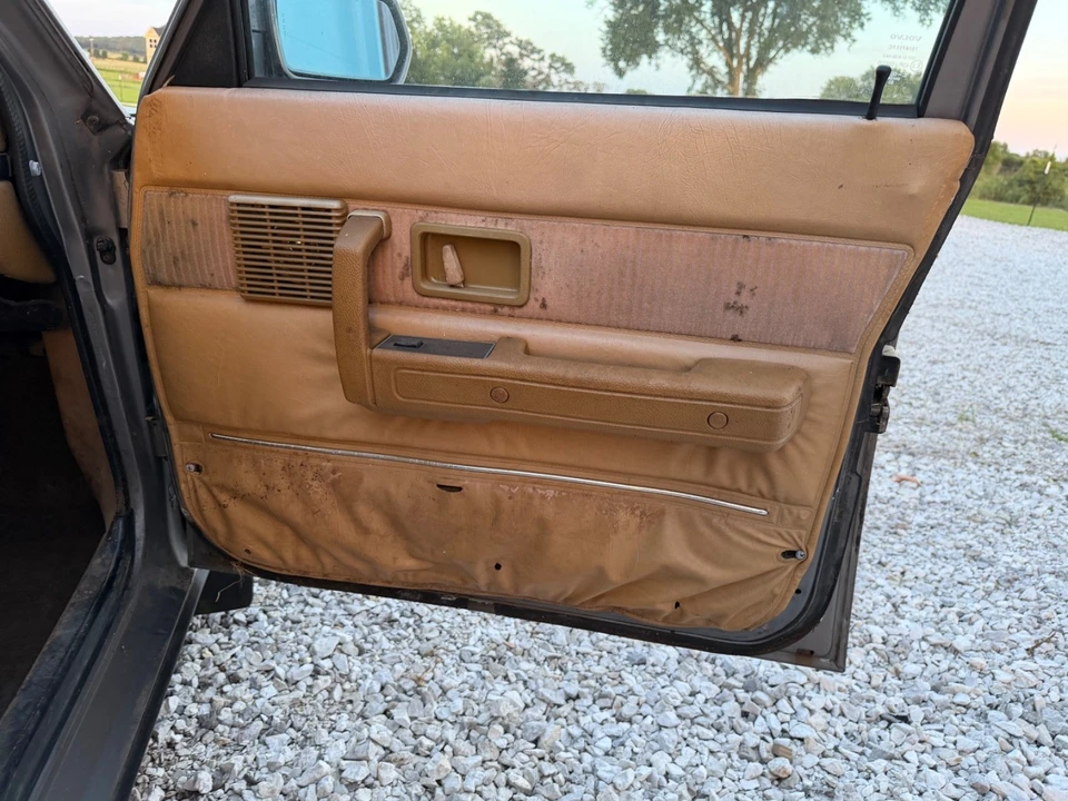 1984 Volvo 244 - Image 11 of 22