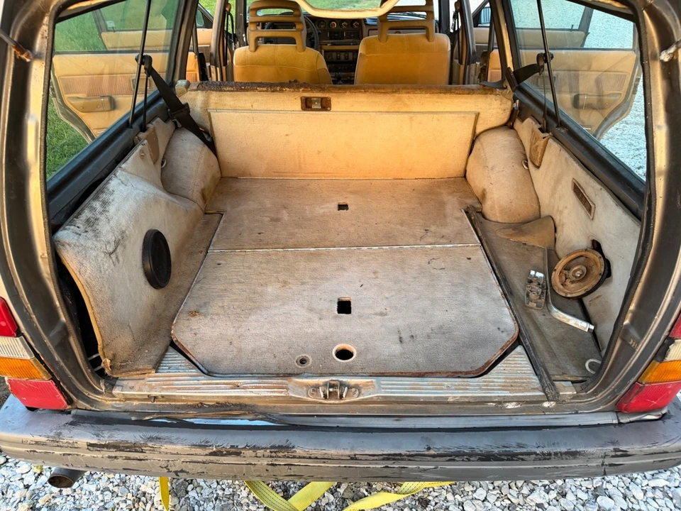 1984 Volvo 244 - Image 21 of 22