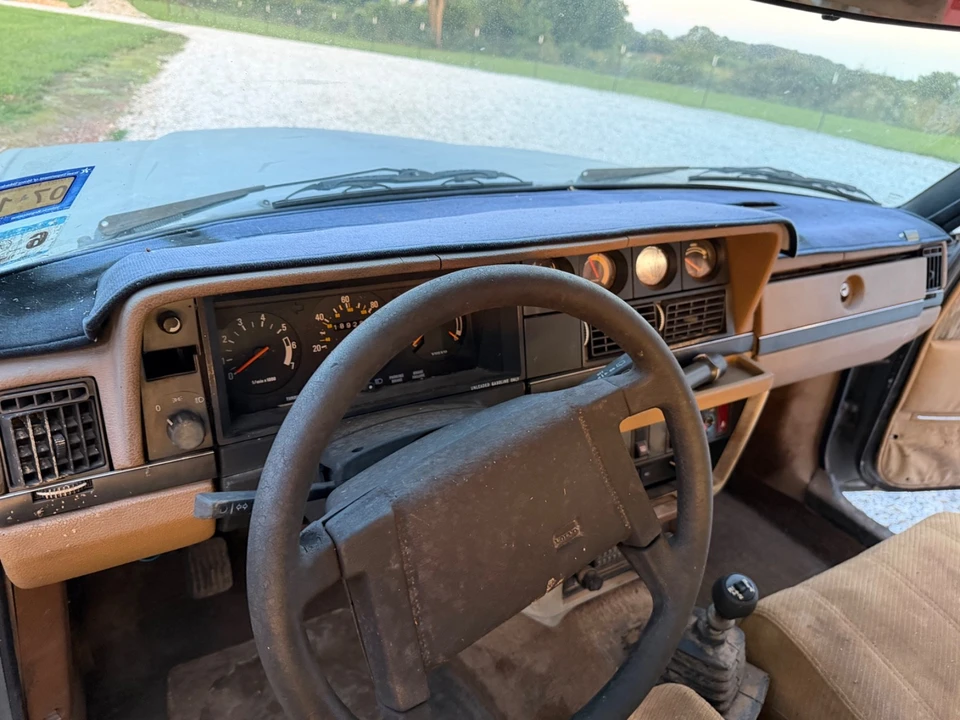 1984 Volvo 244 - Image 16 of 22