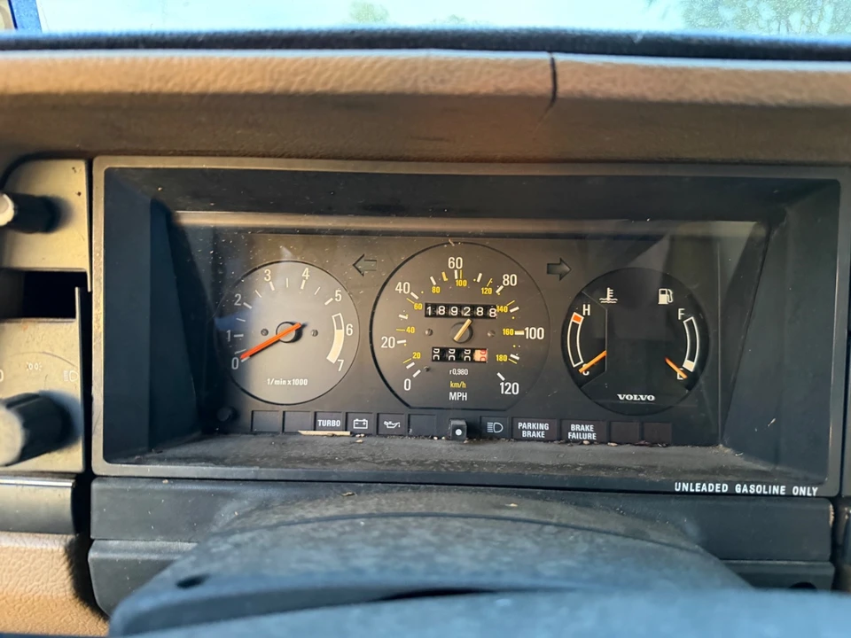 1984 Volvo 244 - Image 17 of 22