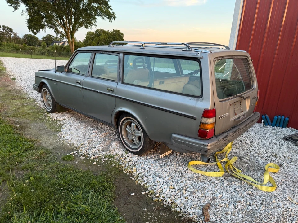 1984 Volvo 244 - Image 4 of 22