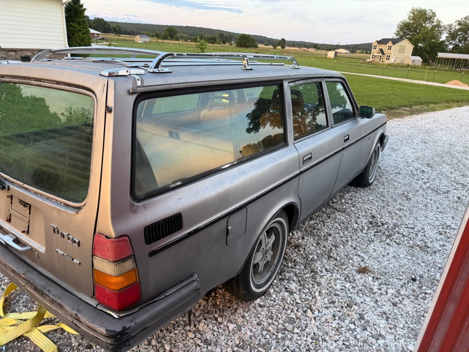 1984 Volvo 244 - Image 6 of 22