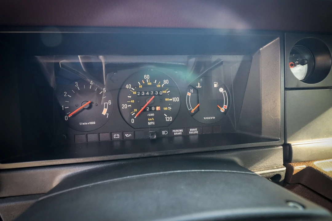 1984 Volvo 242 - Image 15 of 21