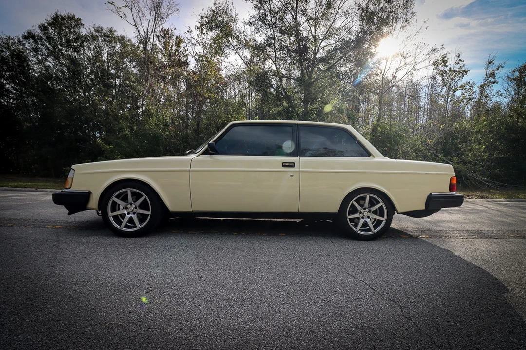 1984 Volvo 242 - Image 7 of 21