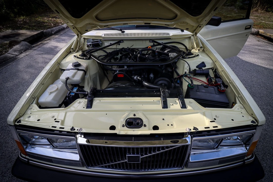 1984 Volvo 242 - Image 16 of 21