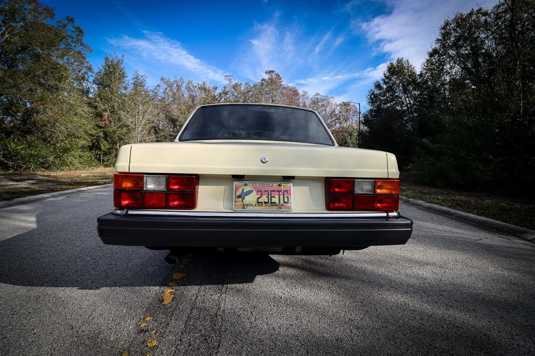 1984 Volvo 242 - Image 8 of 21