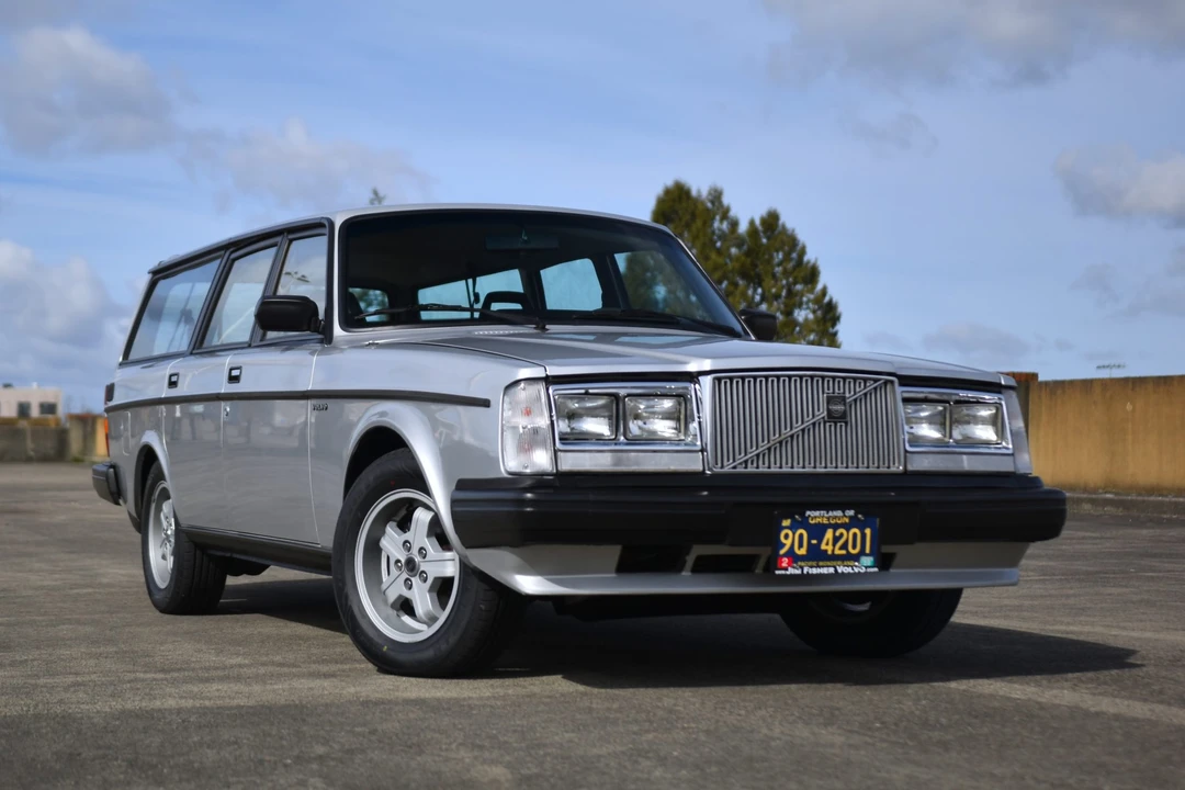 1984 Volvo 245 - Image 4 of 31