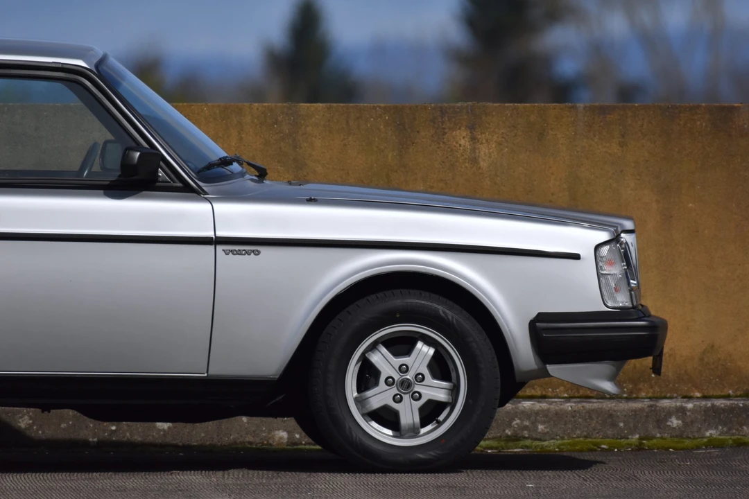1984 Volvo 245 - Image 28 of 31