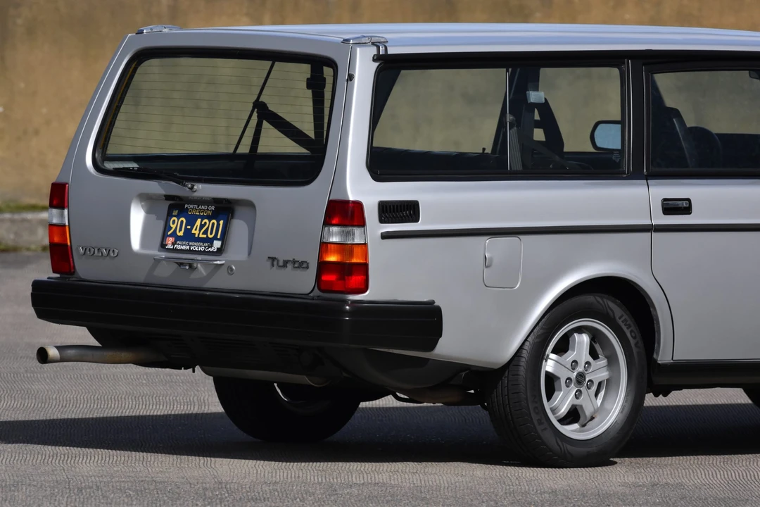 1984 Volvo 245 - Image 30 of 31