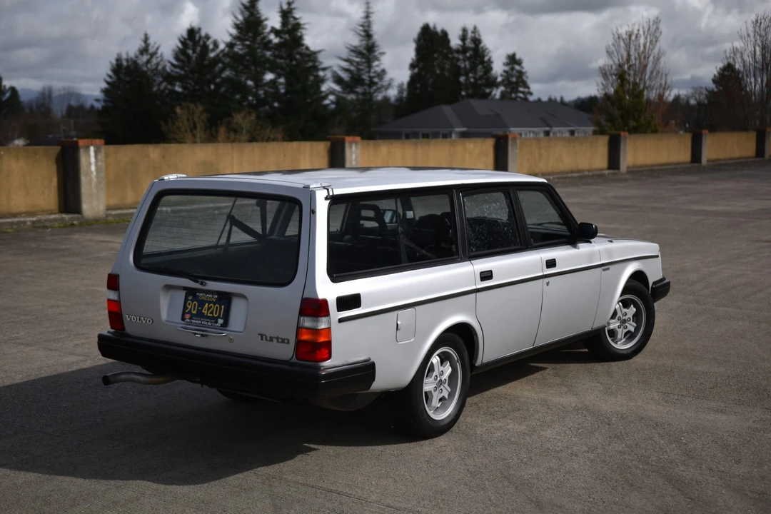 1984 Volvo 245 - Image 11 of 31
