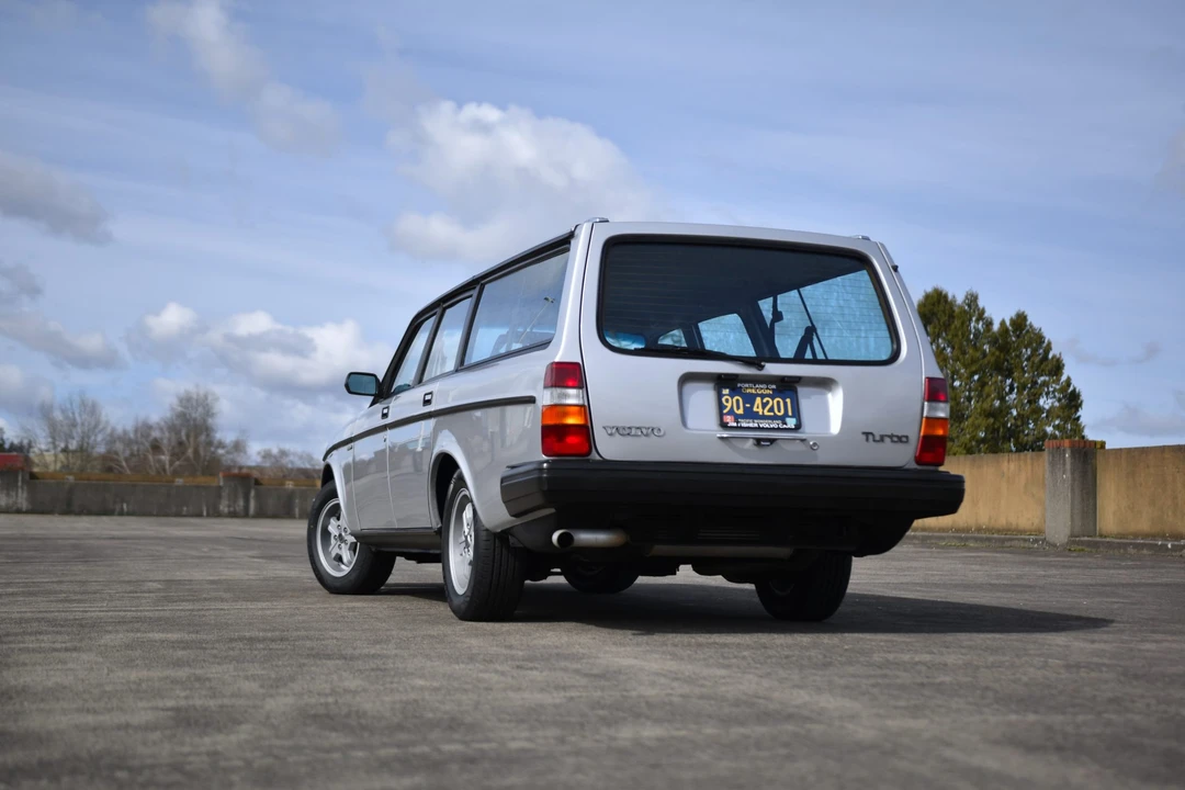 1984 Volvo 245 - Image 14 of 31