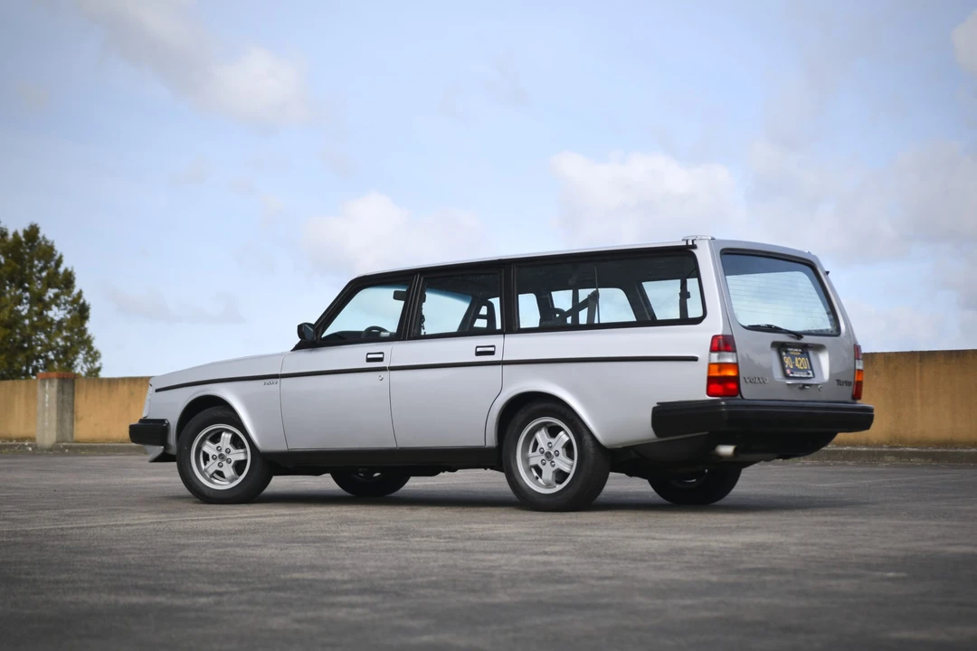 1984 Volvo 245 - Image 18 of 31