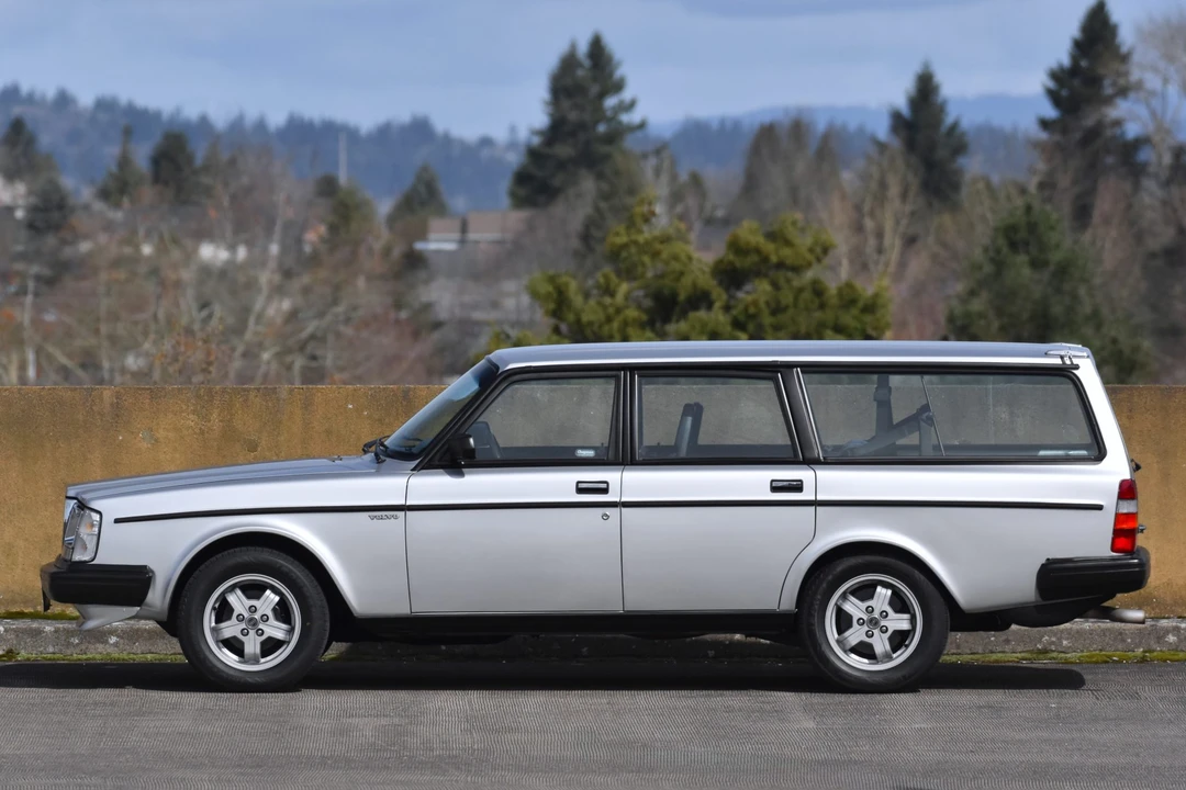 1984 Volvo 245 - Image 19 of 31