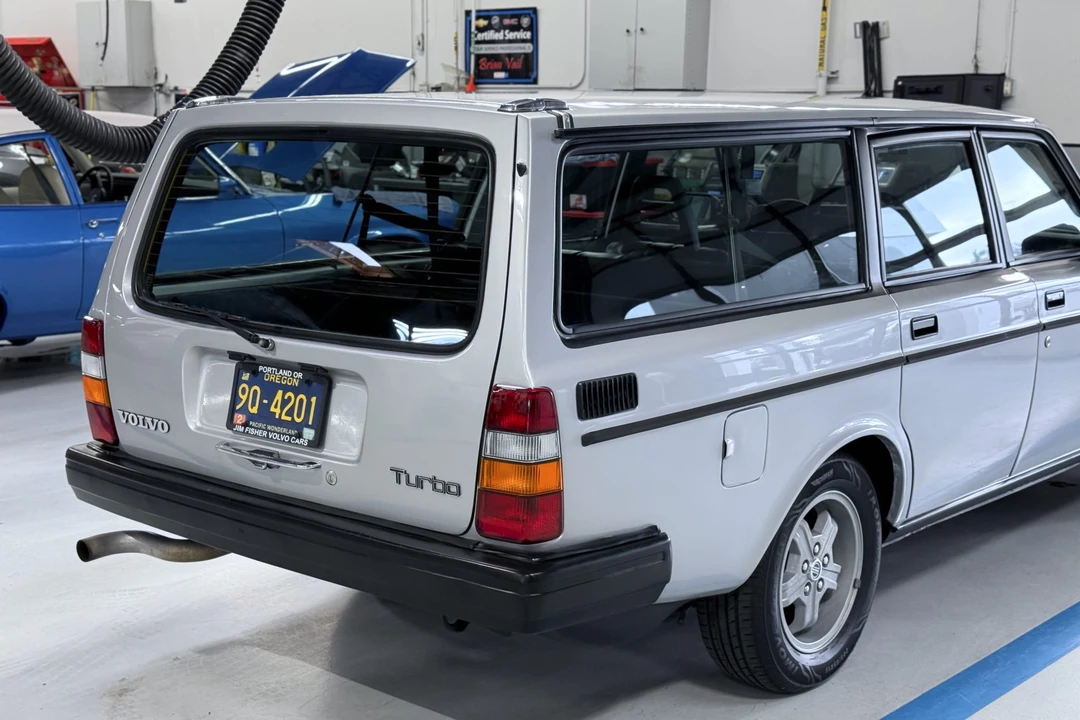 1984 Volvo 245 - Image 31 of 31