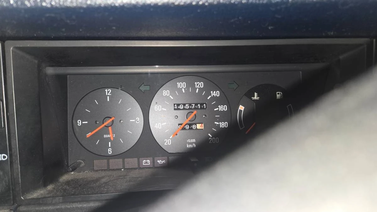 1984 Volvo 242 - Image 7 of 10