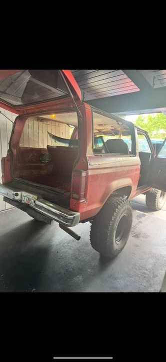 1984 Ford Bronco 3rd Gen - Image 2 of 4