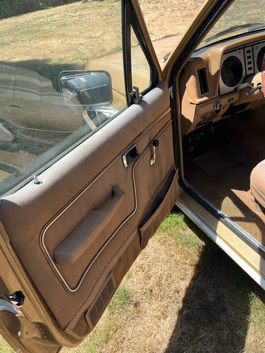 1984 Ford Bronco 3rd Gen - Image 3 of 8