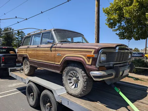 1984 Jeep Grand Wagoneer 4x4