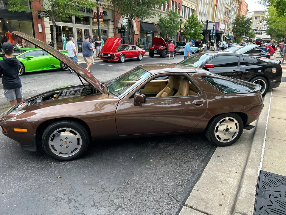 1985 Porsche 928 S - Image 4 of 11