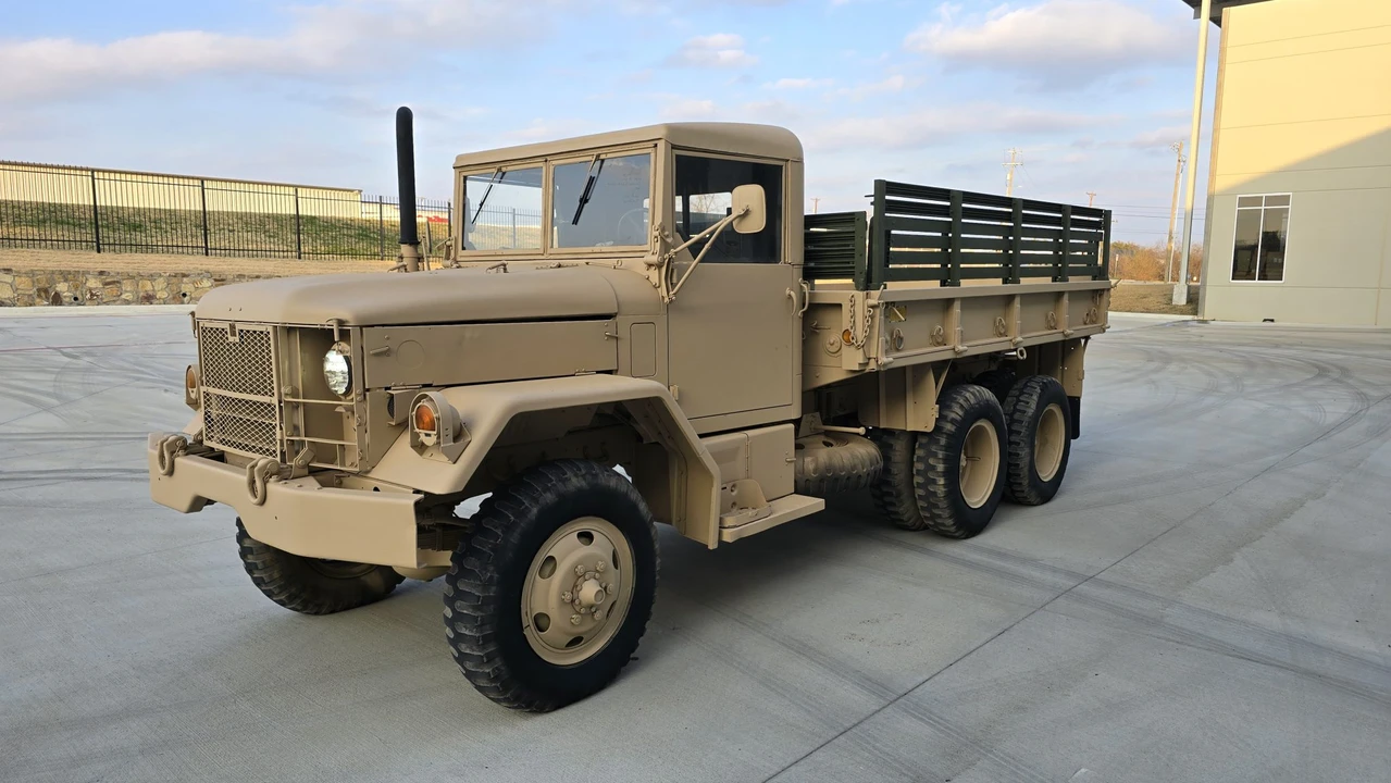 1985 AM General - Image 2 of 31