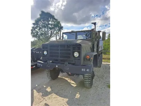 1985 AM General M923