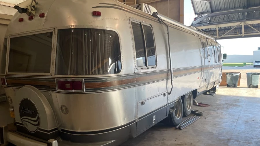 1985 Airstream - Image 2 of 10