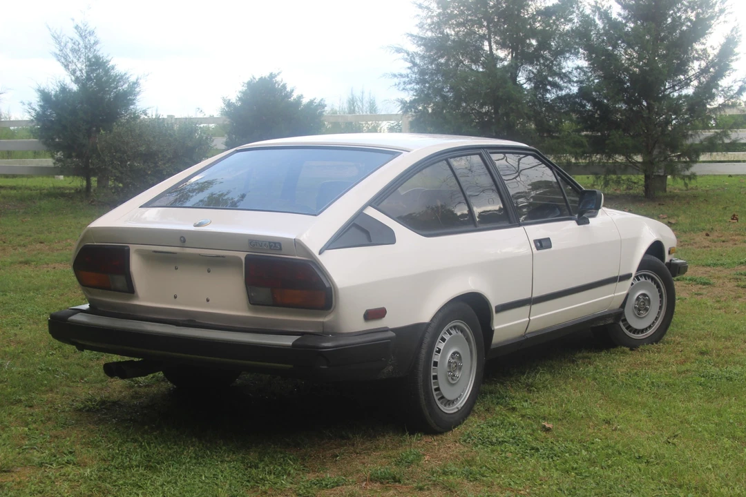 1985 Alfa Romeo Alfetta GT - Image 8 of 31